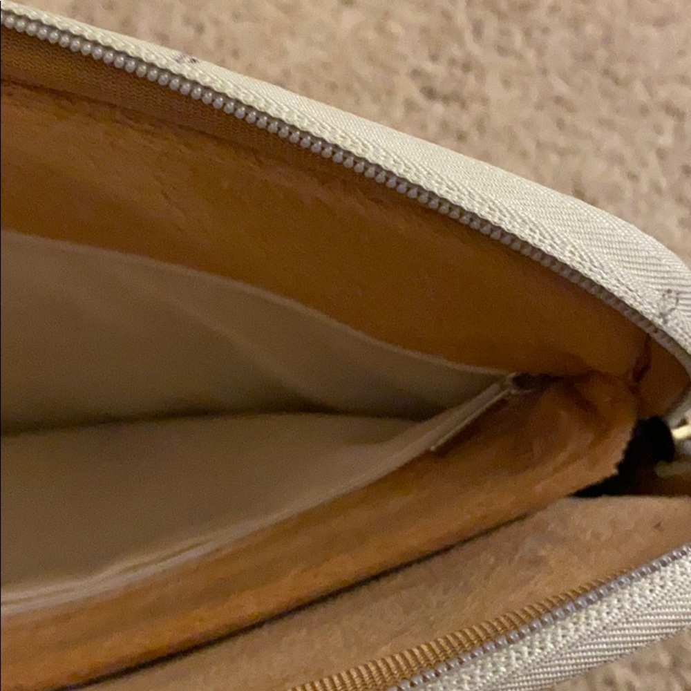 Computer case - Picture 3 of 4